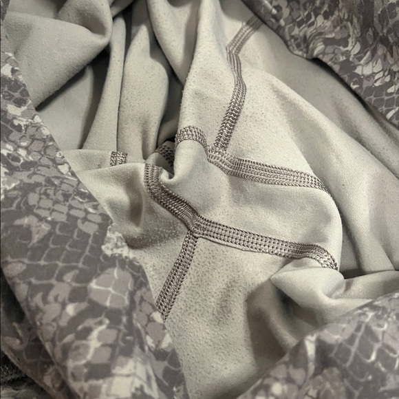 Lululemon Align High-Rise Pant 25" Hideaway Camo Lunar Rock Multi size 8 - Picture 8 of 9